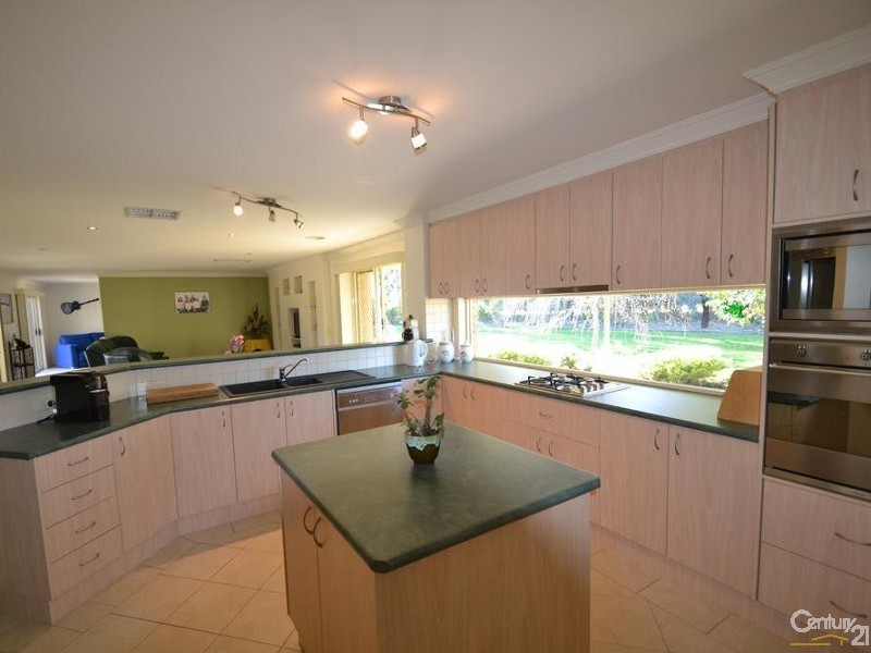 5 Airlie Court, Echuca VIC 3564