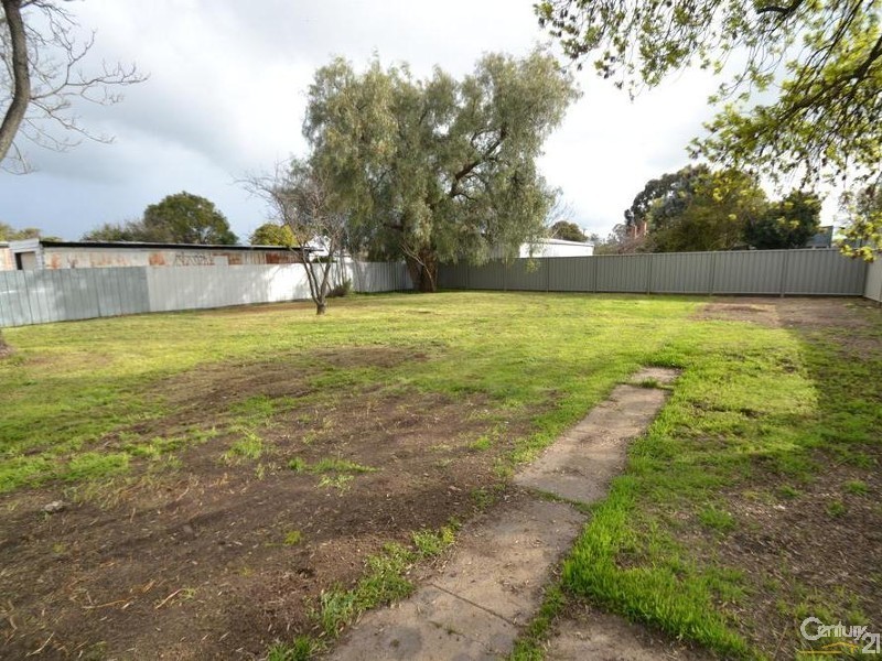 63 Hovell Street, Echuca VIC 3564