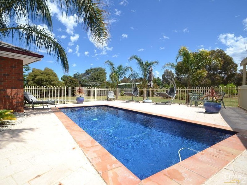 15 Baldwin Court, Echuca VIC 3564