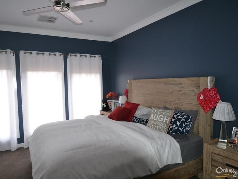 8 Forfar Drive, Moama NSW 2731