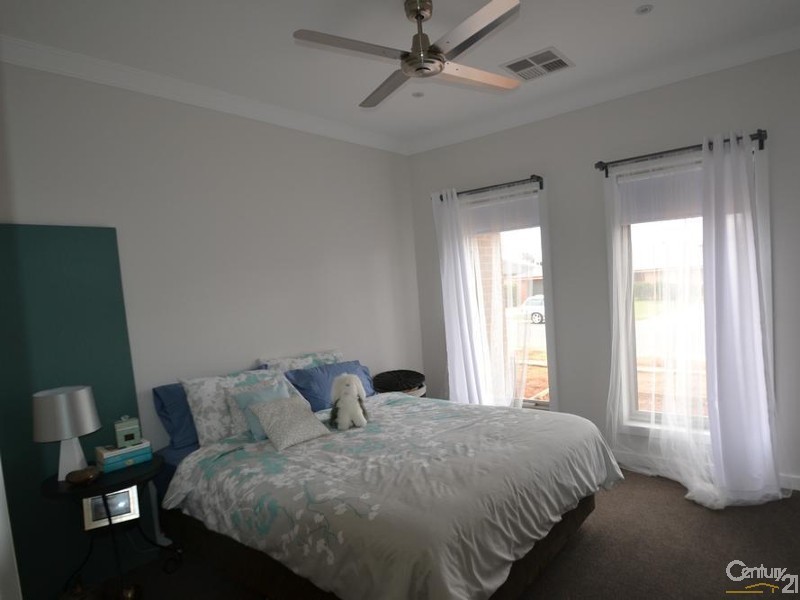 8 Forfar Drive, Moama NSW 2731