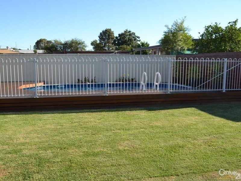 74  Crossen Street, Echuca VIC 3564