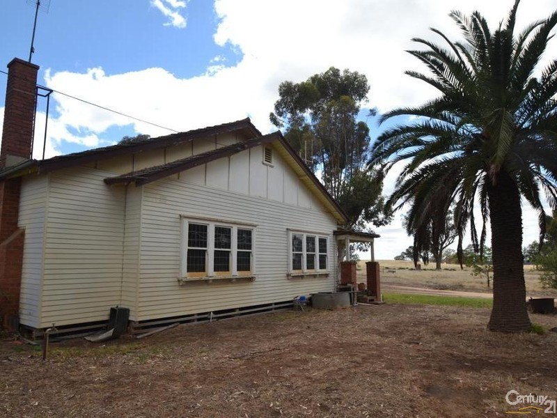 261 Barmah Rd, Moama NSW 2731