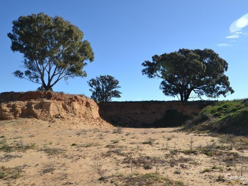 261 Barmah Rd, Moama NSW 2731