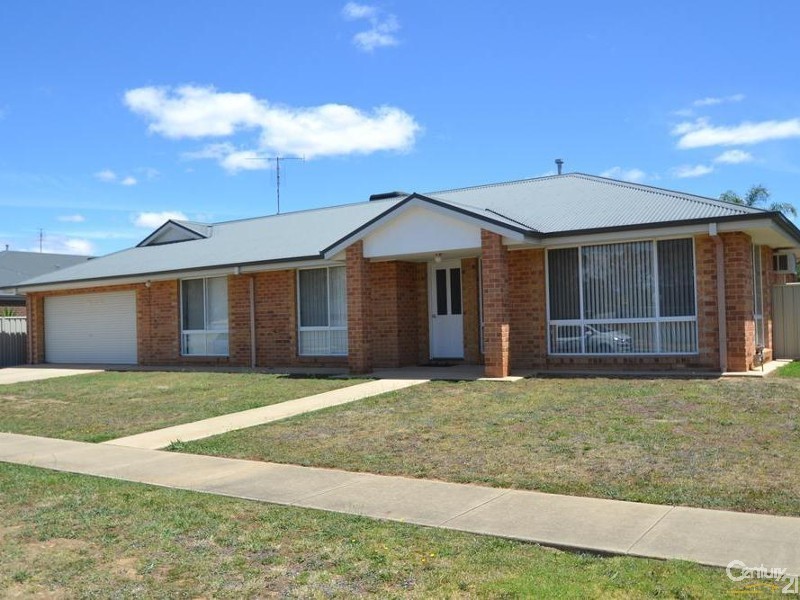 32 Glencoe Boulevard, Moama NSW 2731