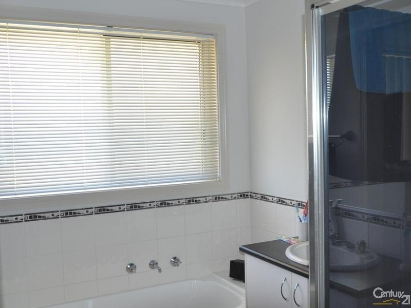 32 Glencoe Boulevard Moama via, Echuca VIC 3564
