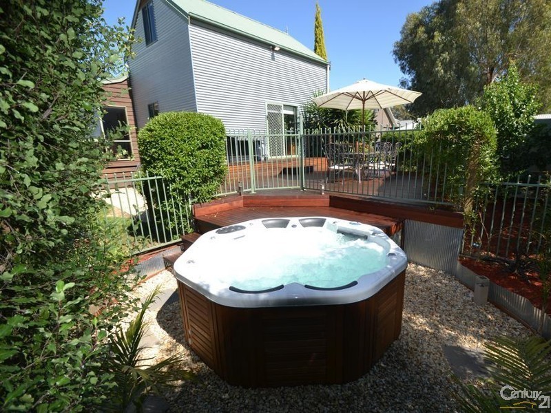 168 Bowen Street, Echuca VIC 3564