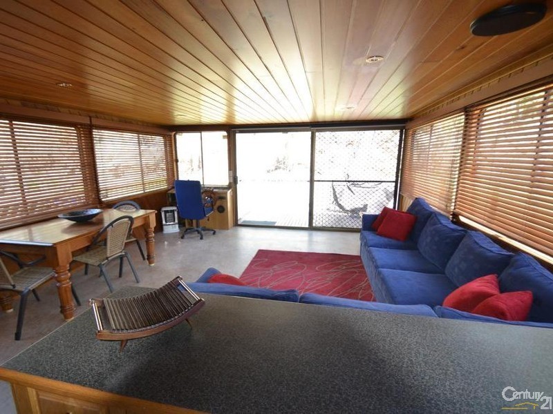 Wine Down Houseboat @ VIC Park Boat Ramp Mooring, Echuca VIC 3564