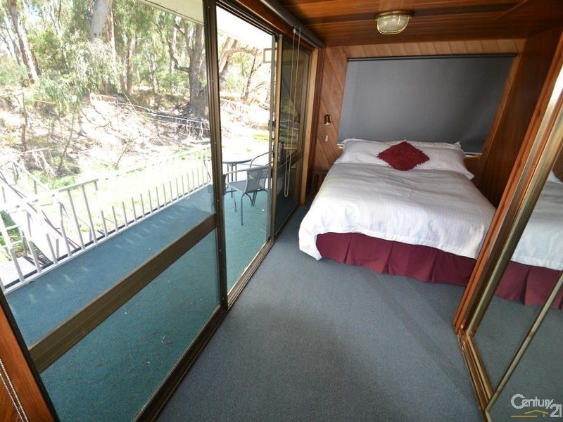 Wine Down Houseboat @ VIC Park Boat Ramp Mooring, Echuca VIC 3564