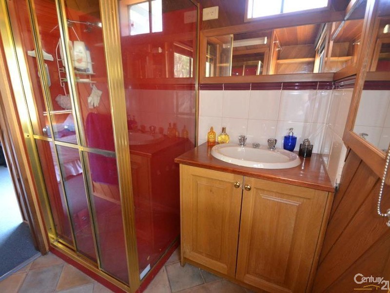 Wine Down Houseboat @ VIC Park Boat Ramp Mooring, Echuca VIC 3564