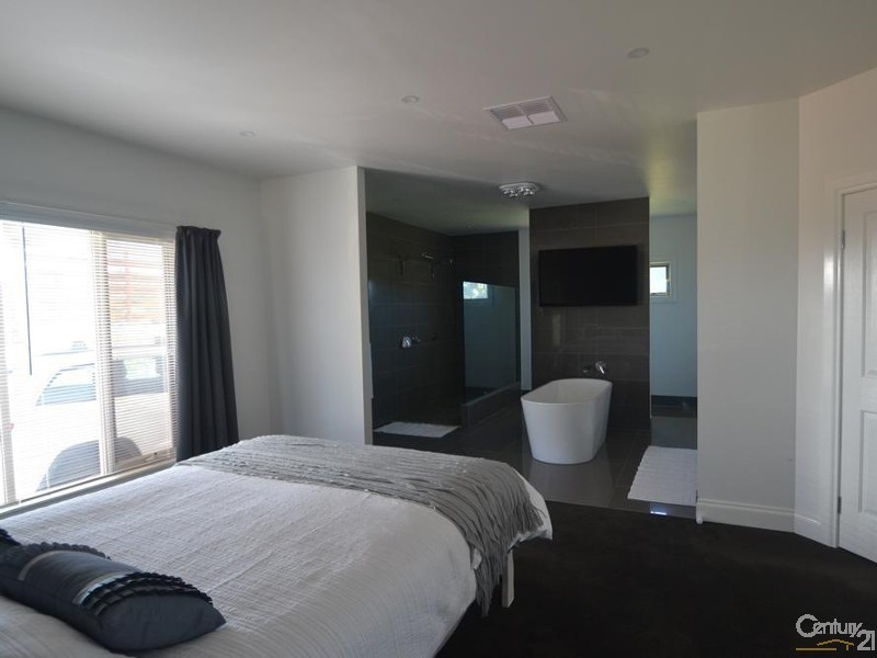 10 Manzanillo Avenue, Moama NSW 2731