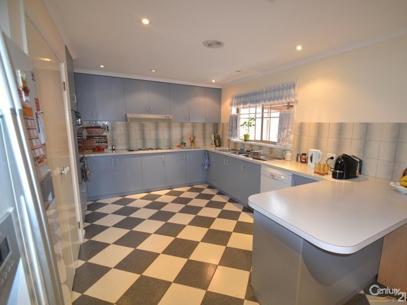 13 Lawrence Street, Mathoura NSW 2710