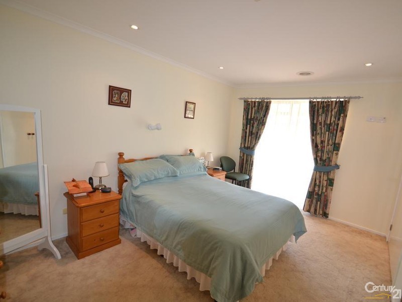 13 Lawrence Street, Mathoura NSW 2710