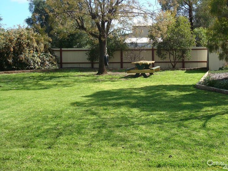 13 Lawrence Street, Mathoura NSW 2710