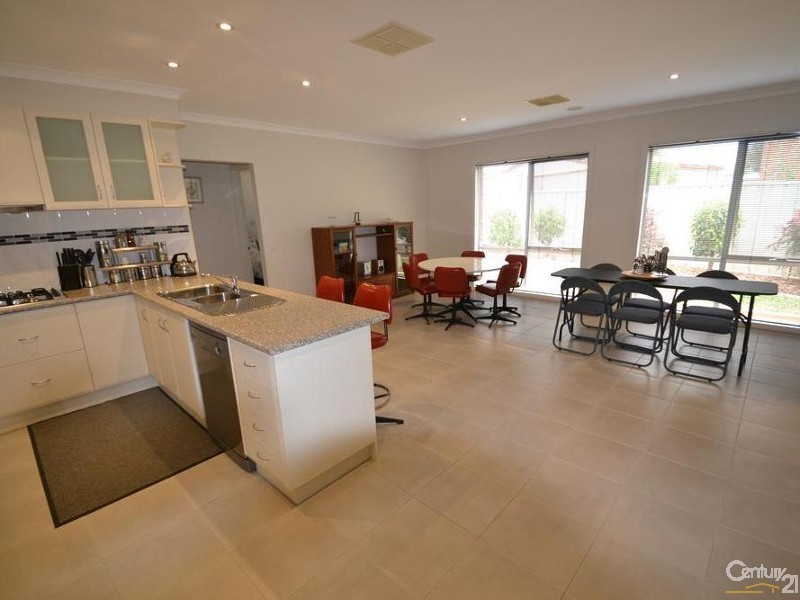 4/2 Lomond Court, Moama NSW 2731