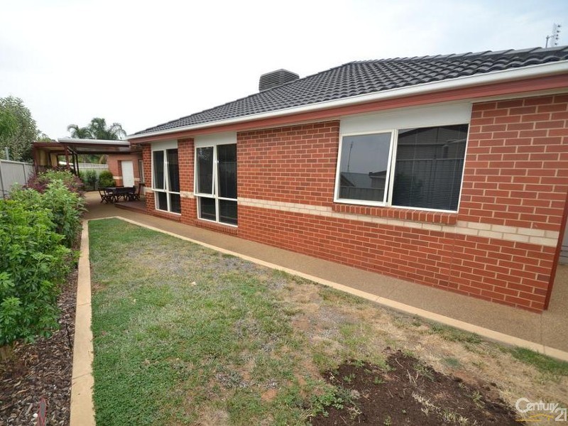 4/2 Lomond Court, Moama NSW 2731