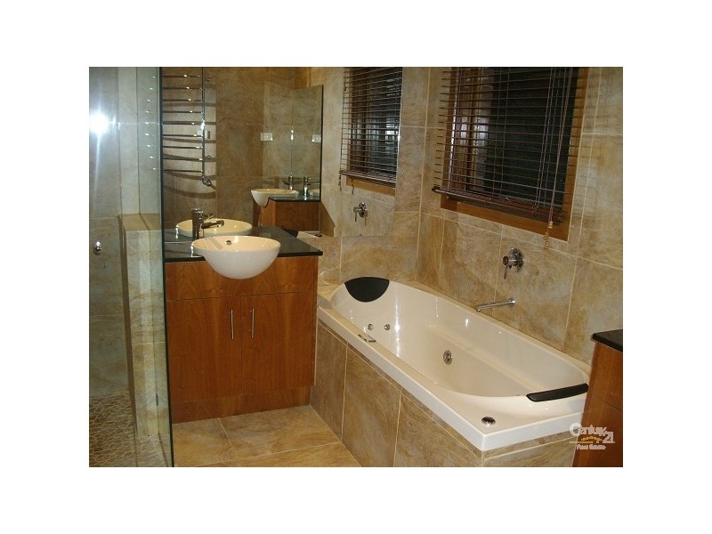 10 Janeallan Court, Tyabb VIC 3913