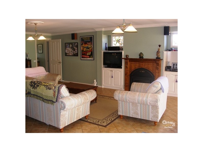 9 Mondana Way, Mount Martha VIC 3934