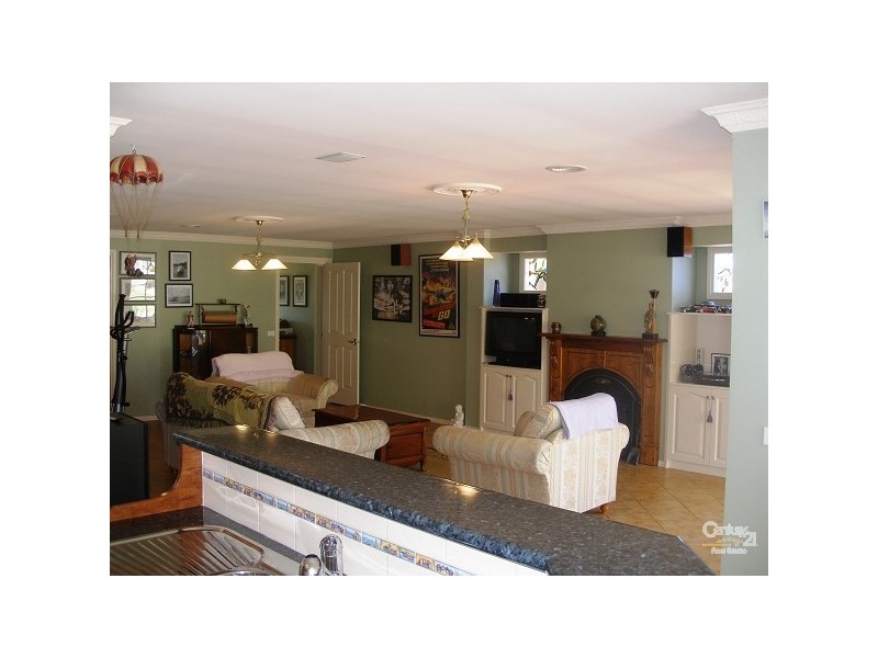 9 Mondana Way, Mount Martha VIC 3934