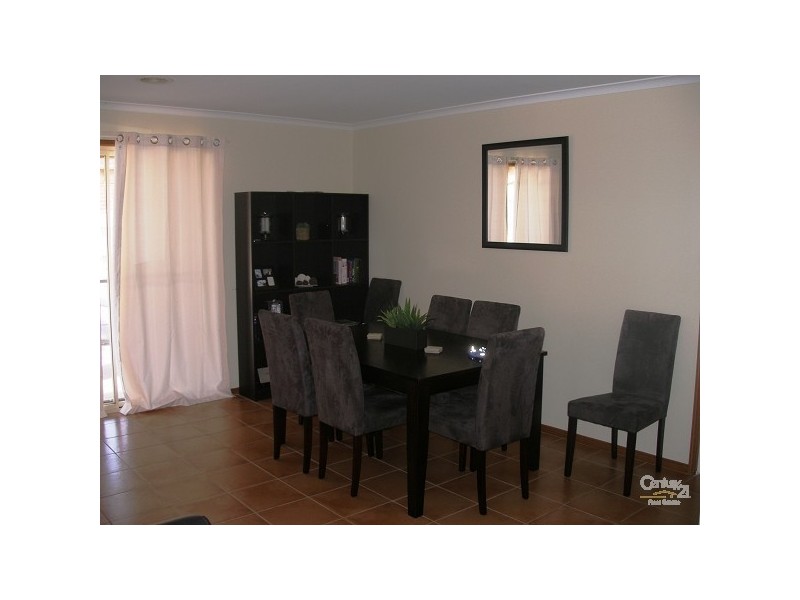 16 Angelina Way, Somerville VIC 3912