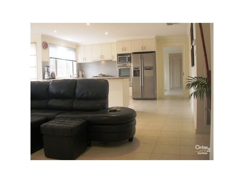 19 Cavill Close, Langwarrin VIC 3910