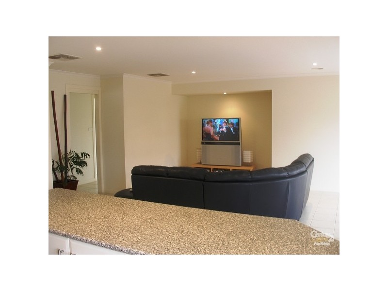 19 Cavill Close, Langwarrin VIC 3910