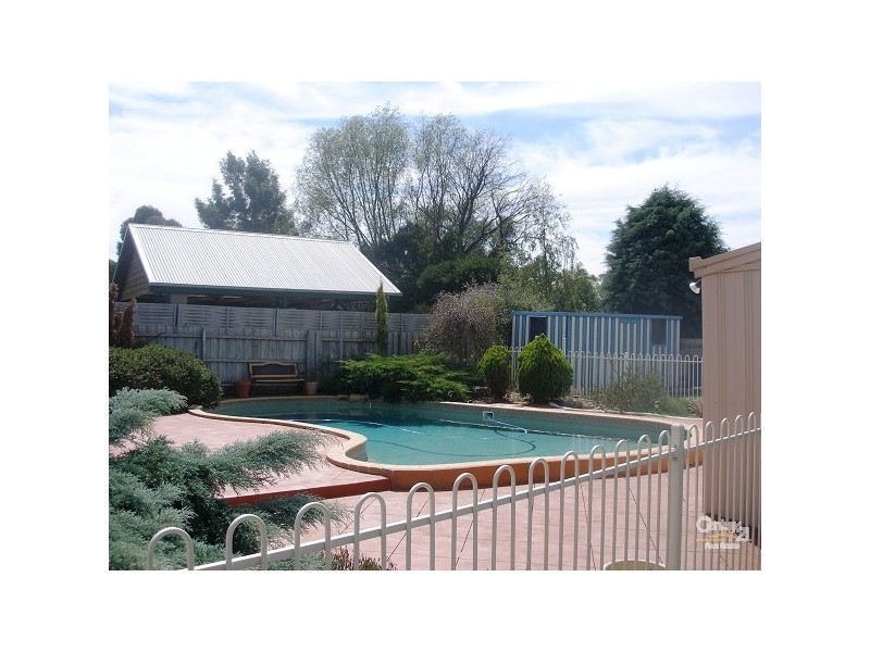 12 Ellwood Drive, Pearcedale VIC 3912