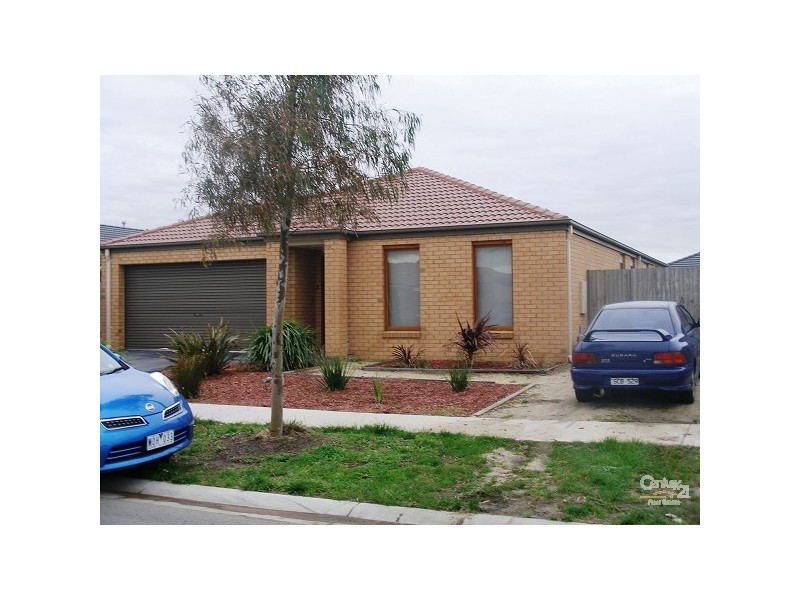 8 Aries Street, Cranbourne VIC 3977