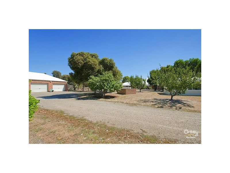 239 Eramosa Road West, Moorooduc VIC 3933