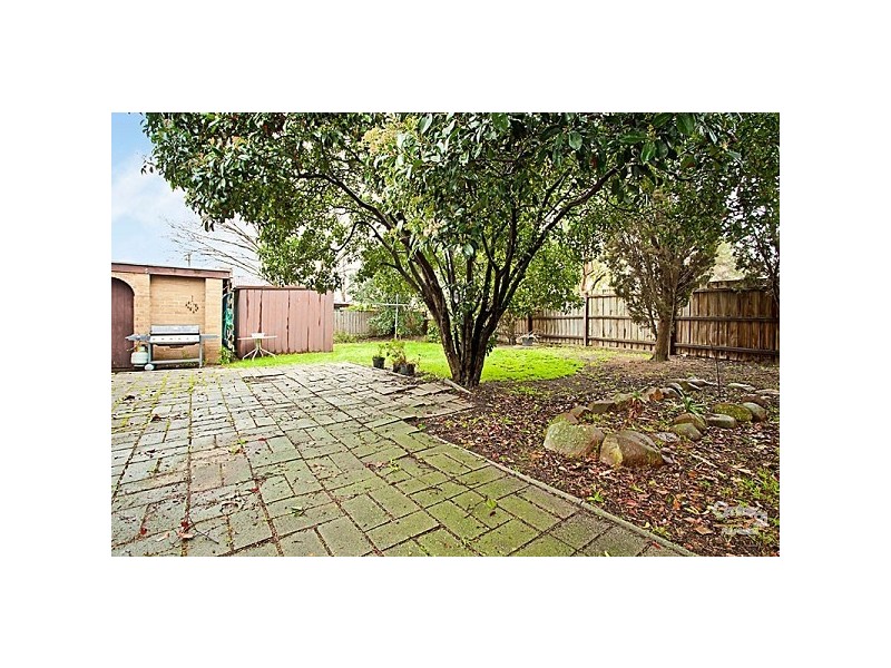 11 Griffith Street, Endeavour Hills VIC 3802