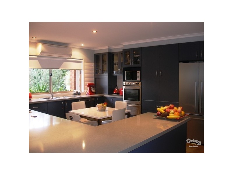 2 The Close, Somerville VIC 3912