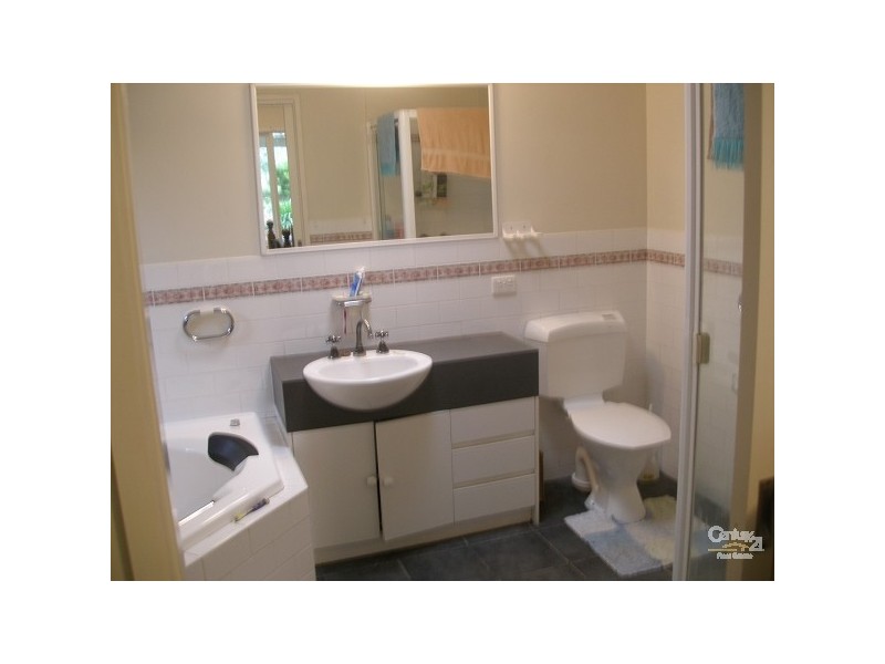 2 Colchester Court, Somerville VIC 3912