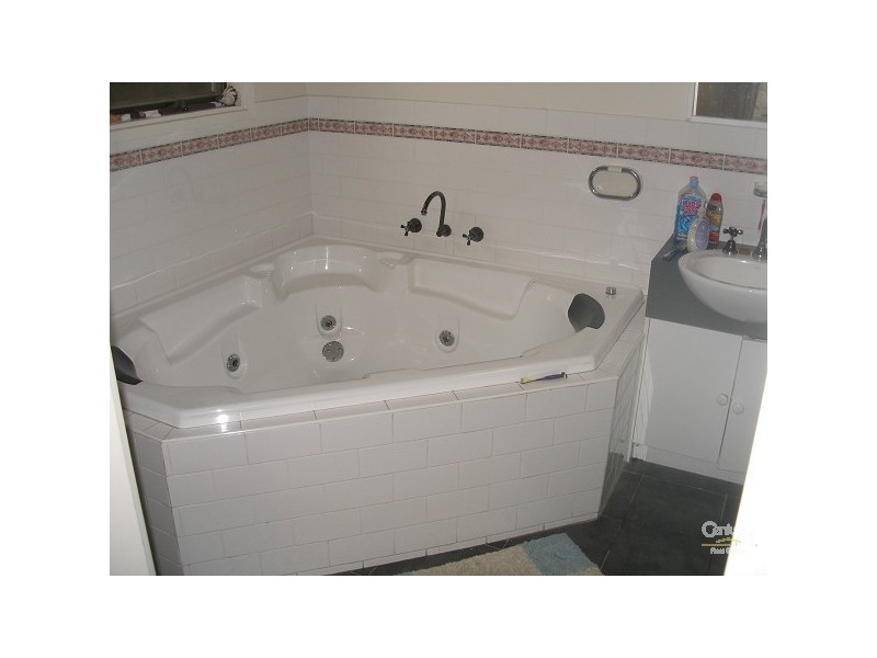 2 Colchester Court, Somerville VIC 3912