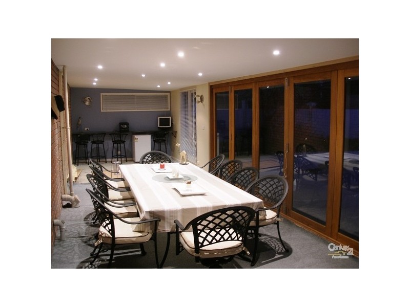 1 David Close, Somerville VIC 3912