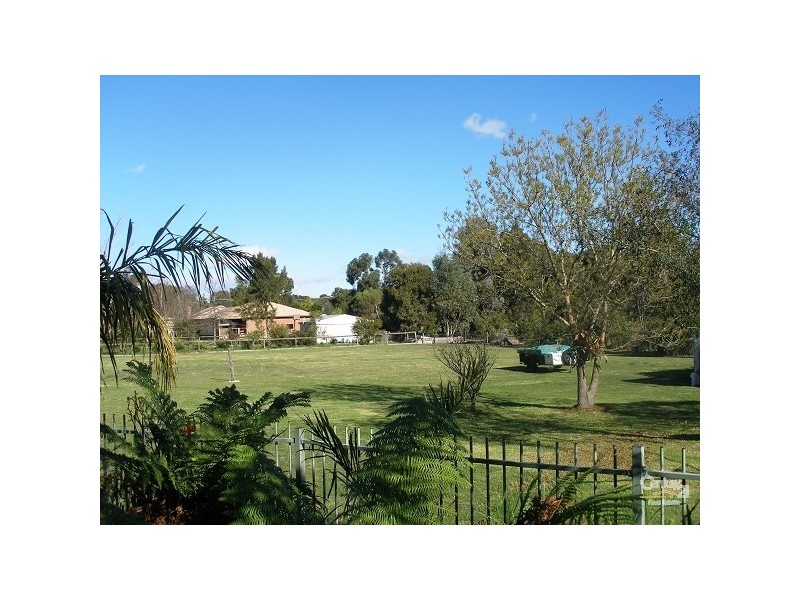1 David Close, Somerville VIC 3912