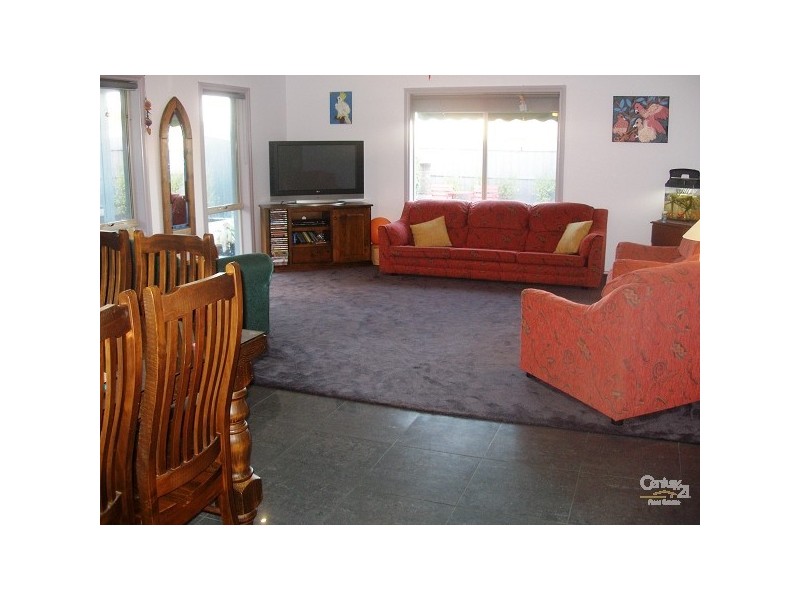 17 Melaleuca Drive, Hastings VIC 3915