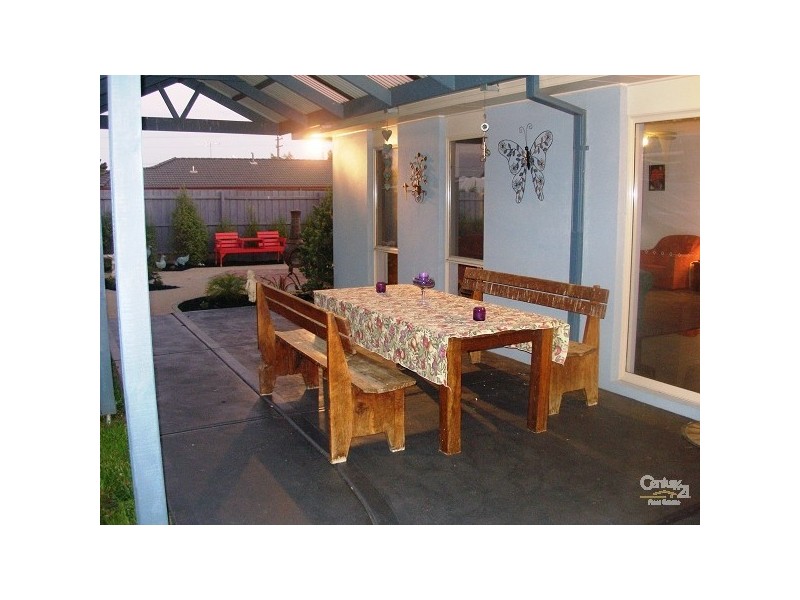 17 Melaleuca Drive, Hastings VIC 3915