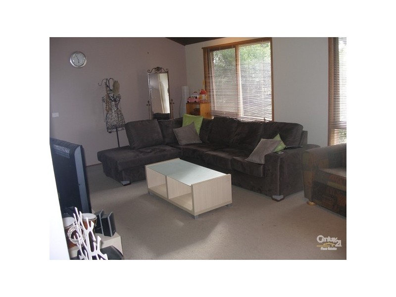 11 Carla Court, Somerville VIC 3912