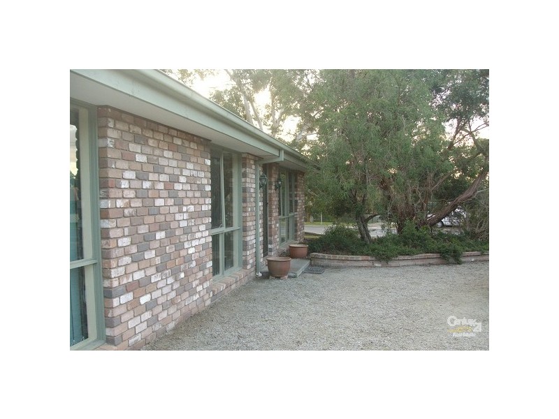 109 Eramosa Road East, Somerville VIC 3912