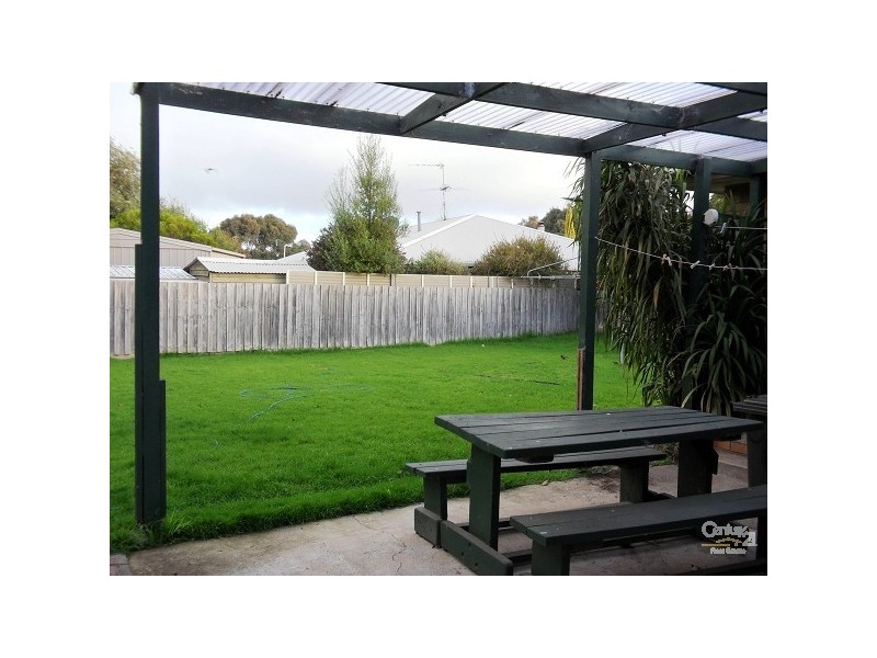 9 Deanswood Drive, Somerville VIC 3912