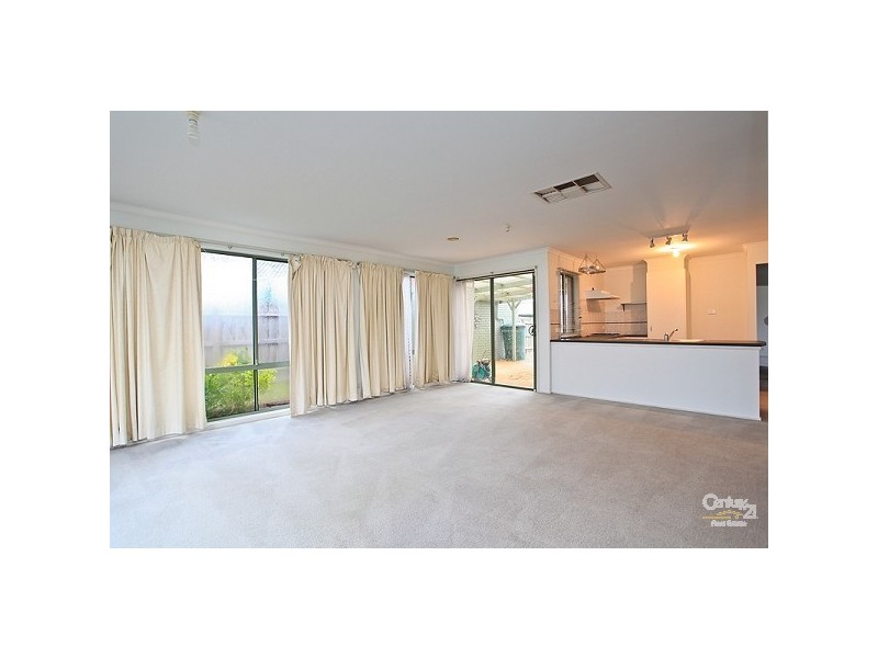 27 Kinlora Drive, Somerville VIC 3912