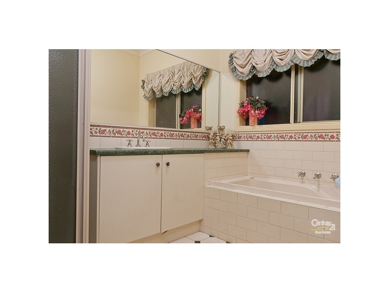 40 Whimbrel Crescent, Carrum Downs VIC 3201