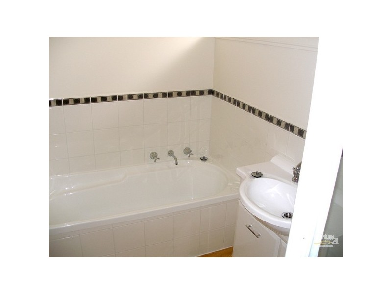 17 Gweno Ave, Frankston South VIC 3199