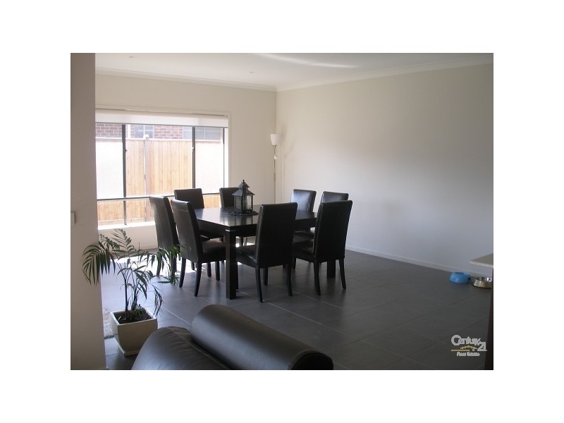 185 Settlers Run, Cranbourne South VIC 3977