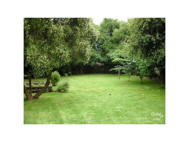 1 Cherry Close, Somerville VIC 3912