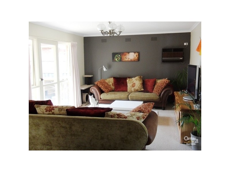 30 McCulloch Ave, Seaford VIC 3198