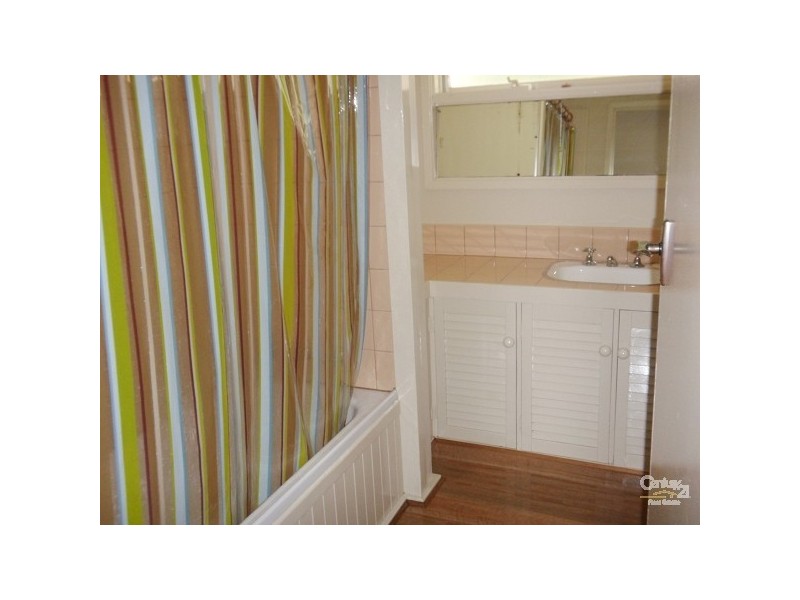 30 McCulloch Ave, Seaford VIC 3198