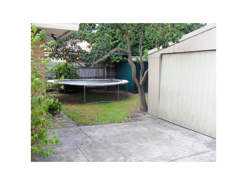 30 McCulloch Ave, Seaford VIC 3198