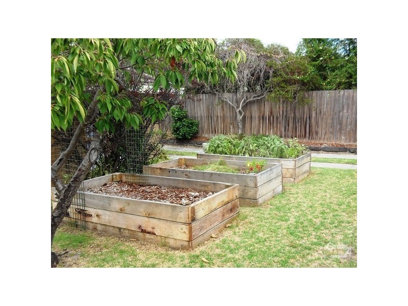 30 McCulloch Ave, Seaford VIC 3198