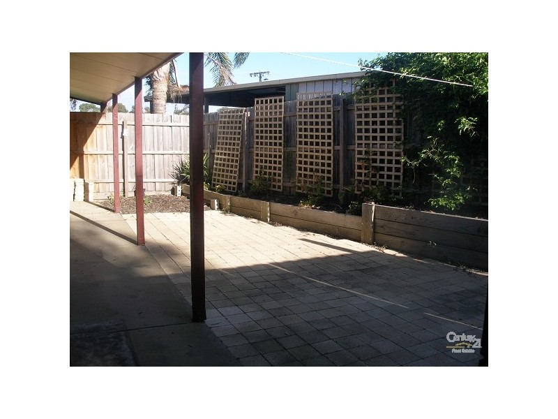 37 Deanswood Dve, Somerville VIC 3912